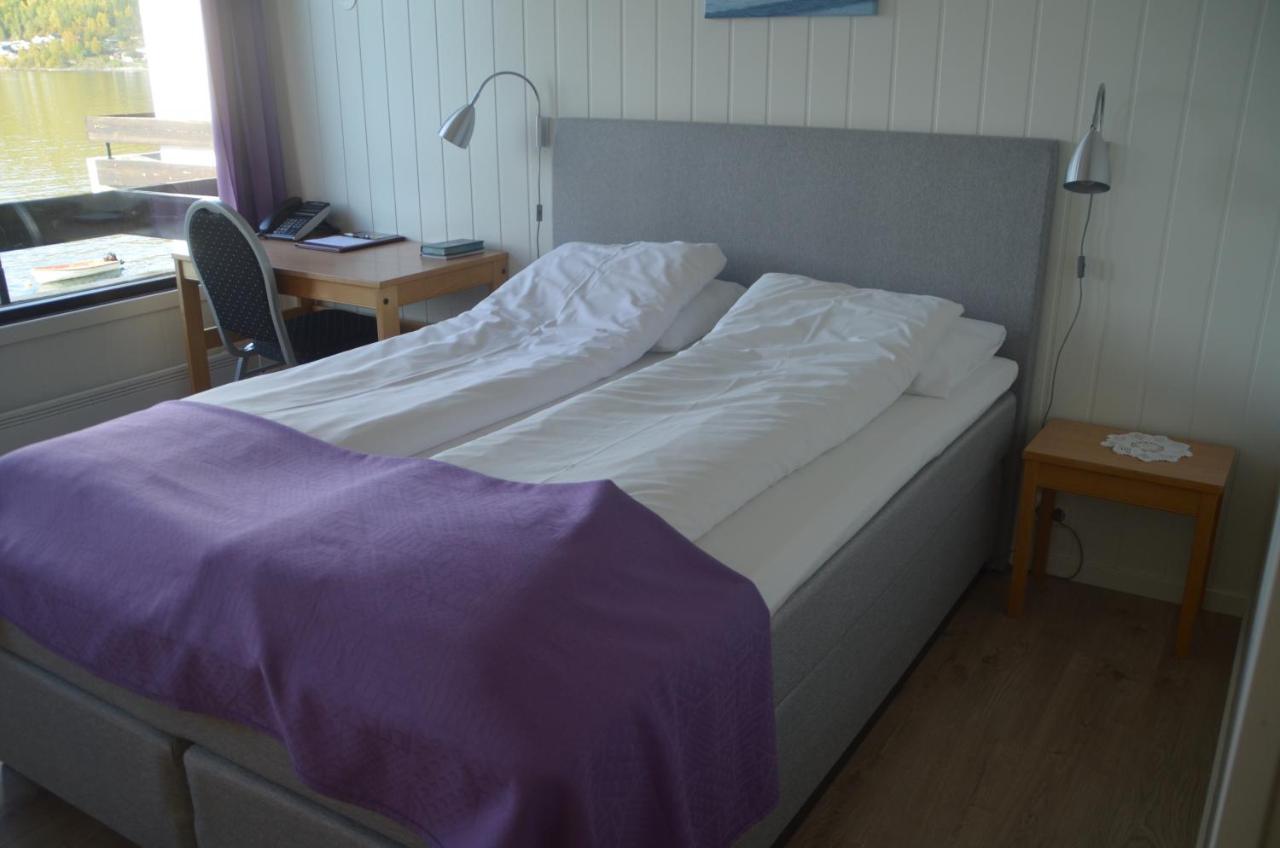 Innvik Fjordhotell Buitenkant foto
